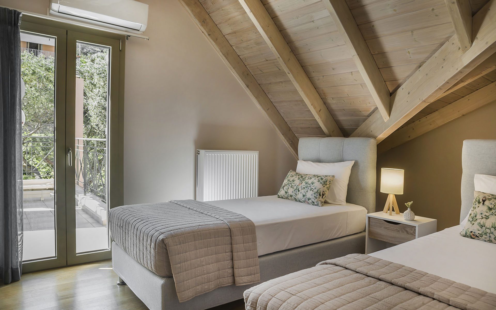 Grand View Maisonette