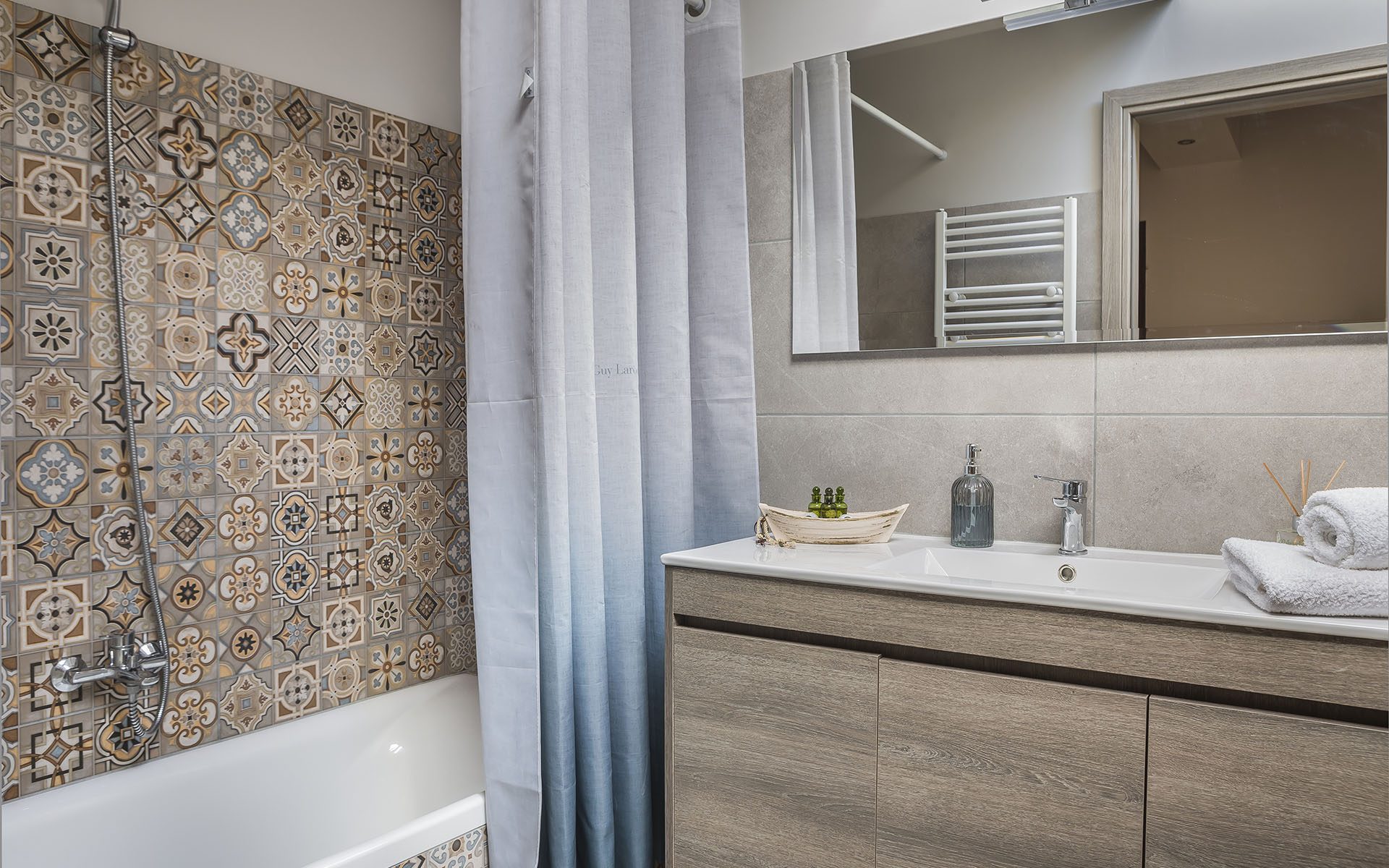 Grand View Maisonette