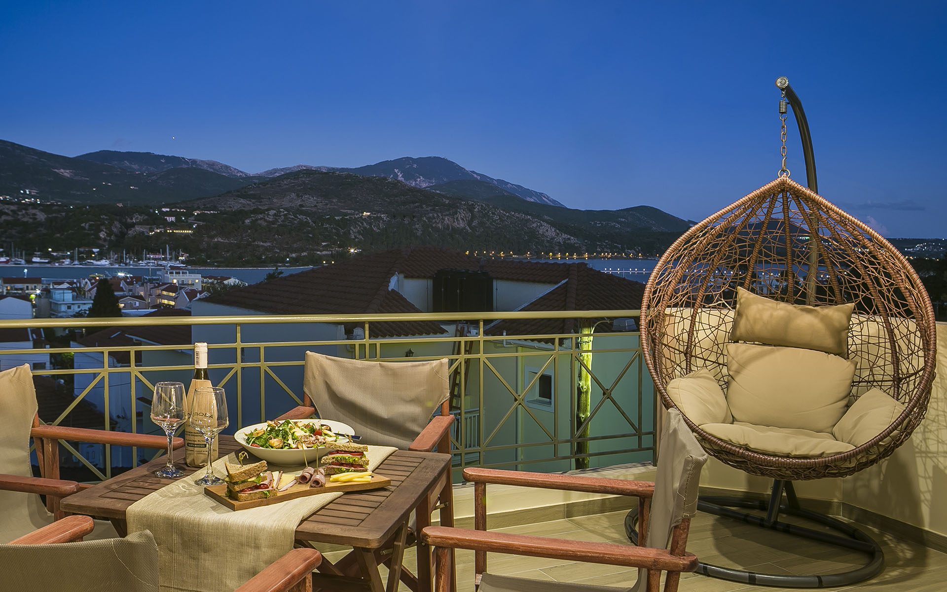 Grand View Maisonette