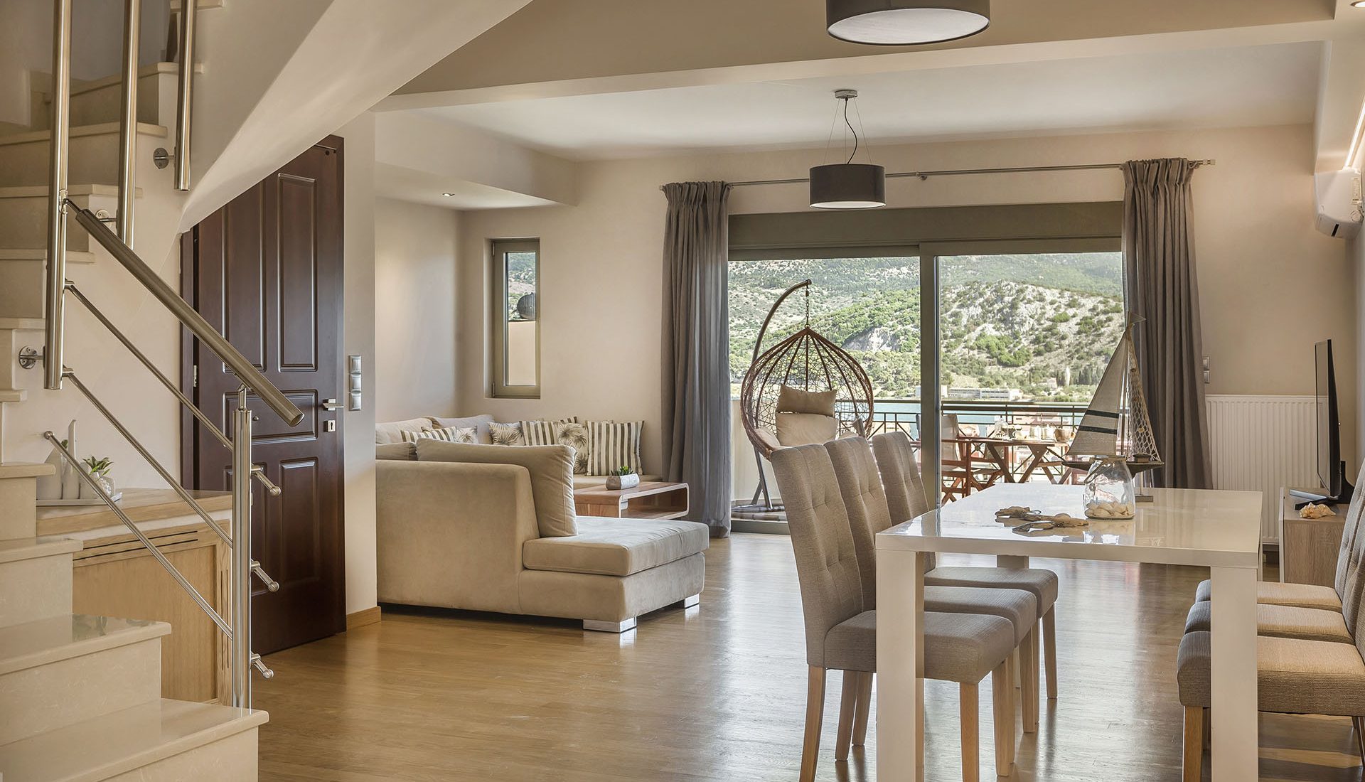 Grand View Maisonette